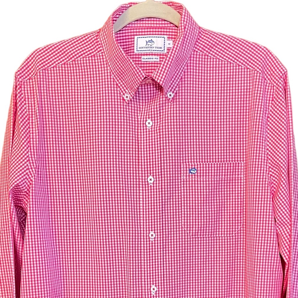 Southern Tide long sleeve button down Men’s Medium shirt. Red check, like new.